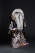 尾上松緑扮する親獅子の精。(c)松竹