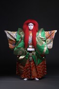 尾上左近扮する仔獅子の精。(c)松竹