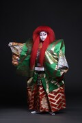 尾上左近扮する仔獅子の精。(c)松竹