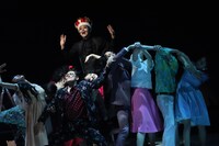 座・高円寺 春の劇場30 日本劇作家協会プログラム OFFICE SHIKA PRODUCE「ダリとガラ」より。（撮影：和田咲子）