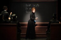 ミュージカル「マリー・キュリー」より。（撮影：田中亜紀）