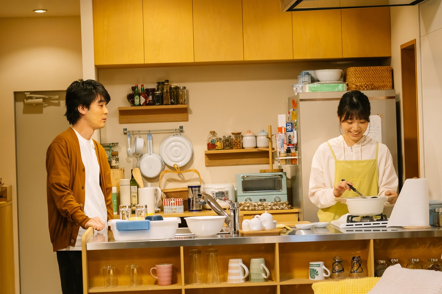 NHK総合「コントバラエティ『劇団90001』」より、「手料理」。（写真提供：NHK）