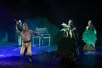 文学座 3月アトリエの会「挿話（エピソオド）～A Tropical Fantasy～」より。（撮影：宮川舞子）