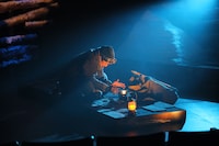 イワントモリ 第1回公演「山の声 ある登山者の追想」より。（撮影：權田英二）