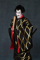 尾上右近扮する興世王。