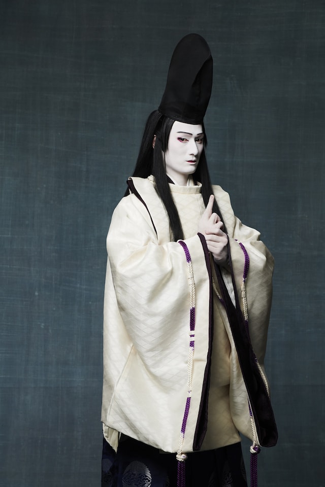 中村隼人扮する安倍晴明。