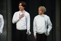 左から吉高志音、浦川翔平。