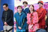 前列左から上田誠、田村真佑、久保田紗友。後列左から戸塚純貴、槙尾ユウスケ。