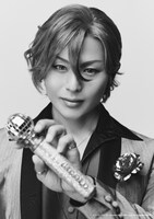 荒木宏文扮する伊弉冉一二三。