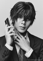 井出卓也扮する観音坂独歩。