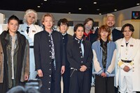 後列左から龍（THE RAMPAGE from EXILE TRIBE）、田村升吾、山崎晶吾、うえきやサトシ、前列左から中村誠治郎、北園涼、藤原樹（THE RAMPAGE from EXILE TRIBE）、新谷聖司、佐藤流司。