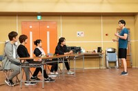 WOWOWプライム・WOWOWオンデマンド「WOWOWオリジナルミュージカルコメディ 福田雄一×井上芳雄『グリーン＆ブラックス』#72」より。