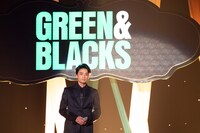 WOWOWプライム・WOWOWオンデマンド「WOWOWオリジナルミュージカルコメディ 福田雄一×井上芳雄『グリーン＆ブラックス』#72」より。