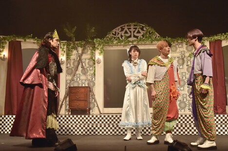 「おとぎ裁判 第4審~まさか逆さま!?トーチもチート?!予知見る鏡が狩る道よ だぉ♪~」より。(撮影:鏡田伸幸)