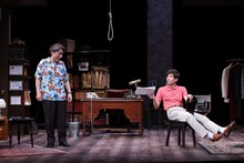 加藤健一事務所 vol.114「グッドラック、ハリウッド」より。（撮影：石川純）