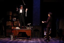 加藤健一事務所 vol.114「グッドラック、ハリウッド」より。（撮影：石川純）