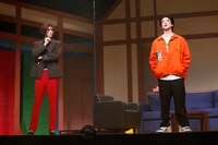 「『カリスマ de ステージ』～ようこそ！カリスマハウスへ～」より。（撮影：小境勝巳）