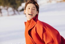 「小林亮太1st写真集 温度」（KADOKAWA）より。