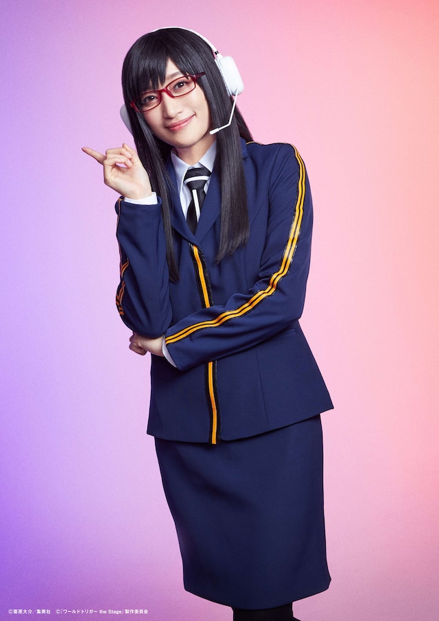 茜屋日海夏扮する宇佐美栞。