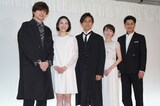 左から城田優、sara、加藤和樹、真彩希帆、大野拓朗。