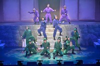 「ミュージカル『忍たま乱太郎』第13弾 ～ようこそ！ 忍たま文化祭！～」より。（撮影：阿部章仁）