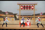 明治座創業百五十周年記念「壽祝桜四月大歌舞伎」昼の部「お祭り」より。（撮影：松竹）