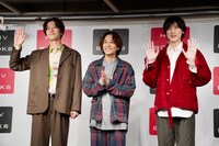 左から水田航生、平間壮一、植原卓也。