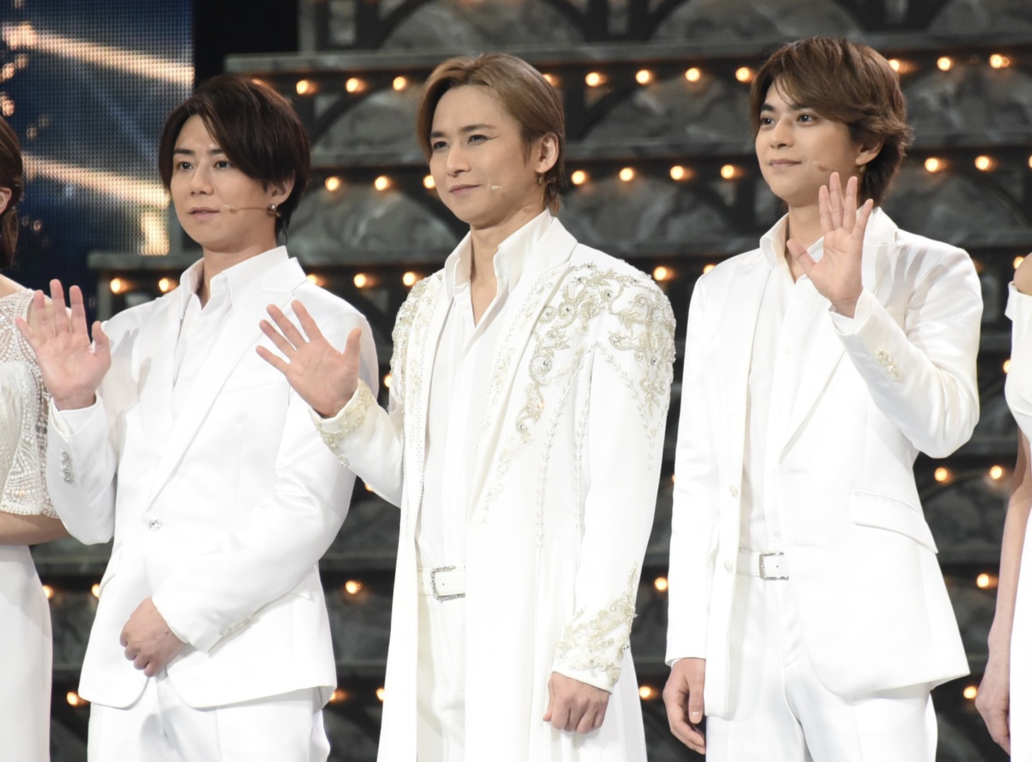 「Endless SHOCK」「Endless SHOCK -Eternal-」開幕記念会見より、左から北山宏光、堂本光一、佐藤勝利。