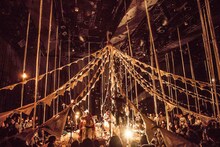 仕立て屋のサーカス過去公演より。（Photo by Ryo Mitamura）