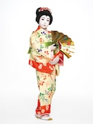 寺嶋眞秀扮する女童。(撮影:土井浩一郎)