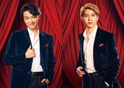 クリスチャン役の井上芳雄(左)、甲斐翔真(右)。