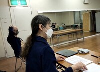 「千里眼」稽古の様子。（提供：うさぎ庵）