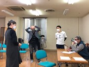 「千里眼」稽古の様子。（提供：うさぎ庵）