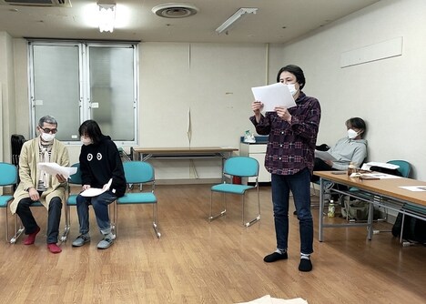 「千里眼」稽古の様子。（提供：うさぎ庵）