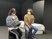 「空に菜の花、地に鉞」稽古の様子。（提供：渡辺源四郎商店）