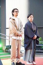 左から上山竜治、花柳源九郎。