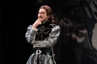 「舞台『椿説 三銃士』～One for all, All for one?～」より。