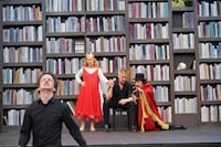 「ハムレット（どうしても！）」より。（撮影：猪熊康夫）