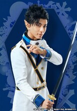 吉高志音扮する半田桃。