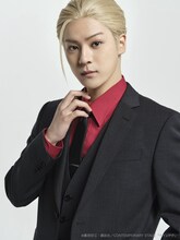 長田光平扮する英獅郎。