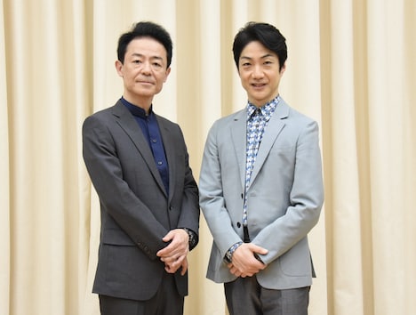 左から阪哲朗、野村萬斎。