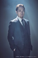 高木俊扮するジョージ・レストレード。