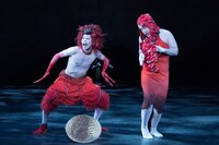 PARCO劇場開場50周年記念シリーズ「夜叉ヶ池」より。（撮影：加藤幸広）