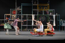 ロロ「BGM」より。（撮影：阿部章仁）