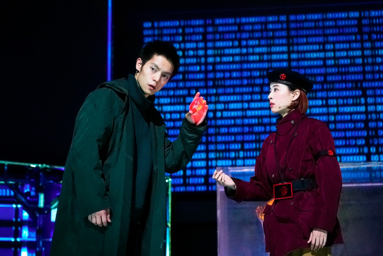 今の世界を映し出す「舞台・エヴァンゲリオン ビヨンド」開幕、窪田正孝ら思いを込めて