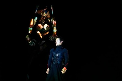 THEATER MILANO-Zaこけら落とし公演 COCOON PRODUCTION 2023「舞台・エヴァンゲリオン ビヨンド」より。（撮影：細野晋司）
