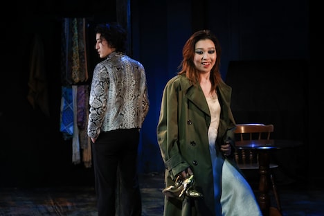 文学座公演「地獄のオルフェウス」より。（撮影：宮川舞子）