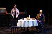 文学座公演「地獄のオルフェウス」より。（撮影：宮川舞子）