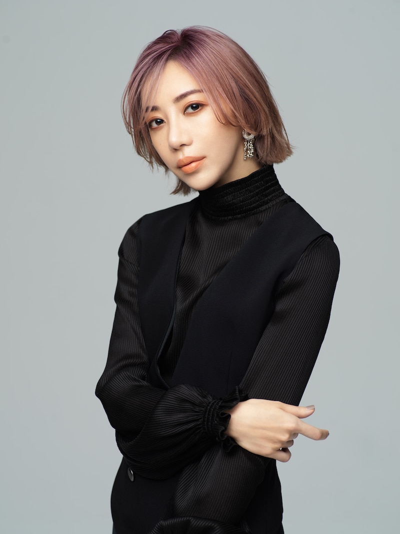 美弥るりか©「UNREAL-不条理雑貨店-」製作委員会