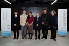 「常磐線舞台芸術祭 2023」の記者発表会より。左から萩原宏紀、相馬行胤氏、柳美里、平田オリザ、小松理虔、古川日出男。